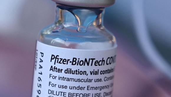 FDA autoriza dosis de refuerzo de vacuna de Pfizer para mayores de 65 años y personas en riesgo