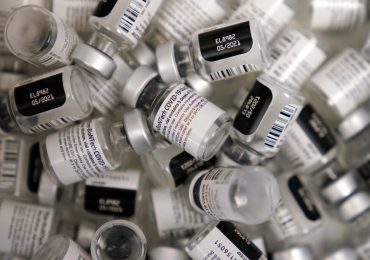Al menos 15 millones de dosis de vacunas desechadas en EEUU desde marzo