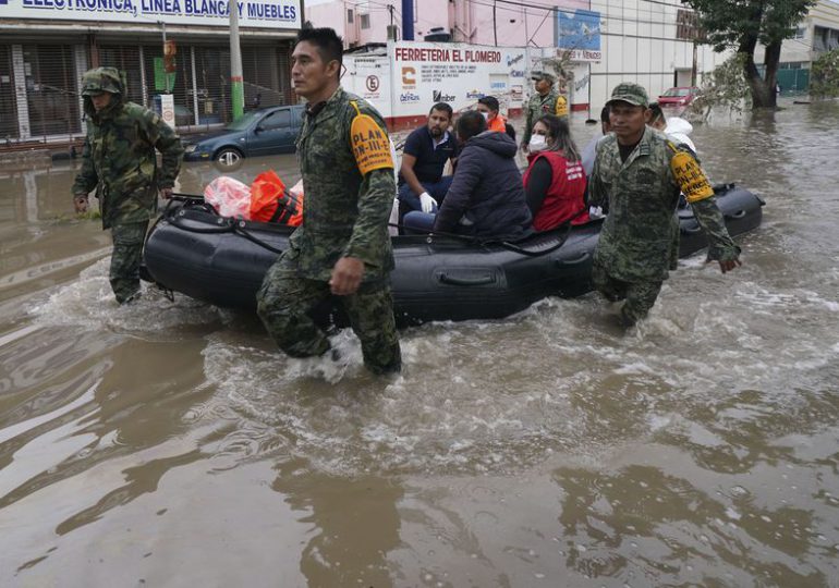 Al menos 17 pacientes fallecidos en hospital de México inundado por lluvias