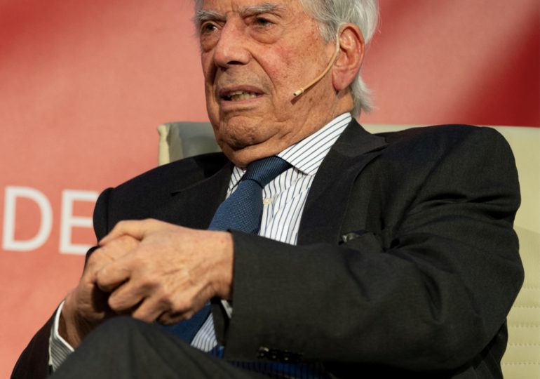 Mario Vargas Llosa lamenta que en "América Latina el odio todavía prevalece"