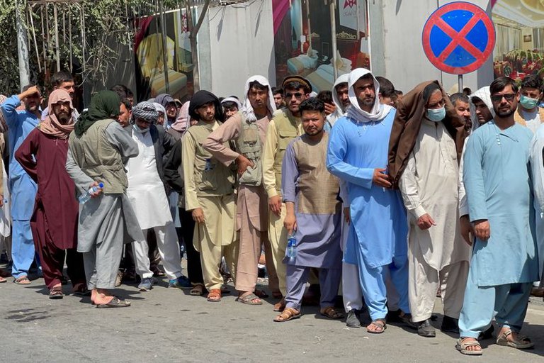 Talibanes ocuparon sede del organismo independiente que monitorea los derechos humanos en Afganistán