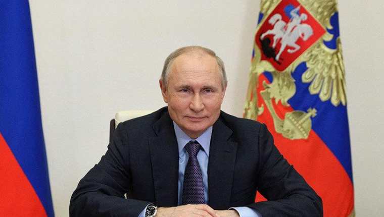 El partido de Putin reivindica mayoría en legislativas en Rusia y la oposición denuncia fraude