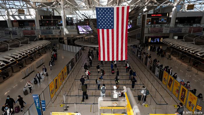 Reino Unido aplaude el levantamiento de restricciones a los viajes en EEUU