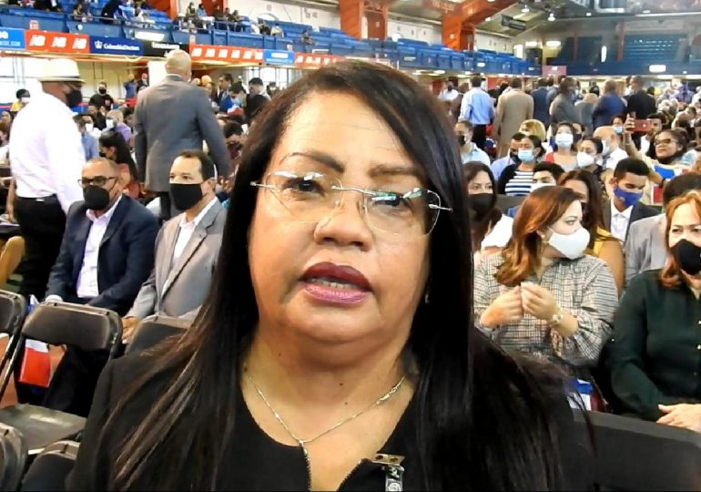 Diputada Servia Iris Familia agradece a Abinader anuncio de aprobación de sus propuestas legislativas