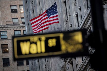 Wall Street sacudida por Evergrande y atenta a la Fed