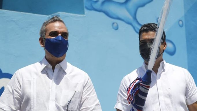 Abinader y director del INAPA inauguran planta potabilizadora y depósito regulador del acueducto Partido-La Gorra en Dajabón