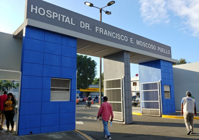 Director Moscoso Puello destaca médicos del hospital trabajan apegados a la ética