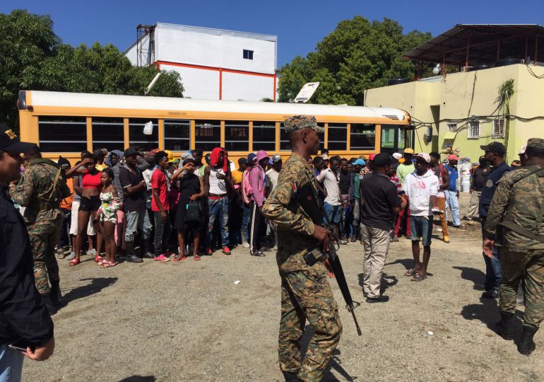 Operativos del Ejército ha detenido y enviado a su país unos 5,673 ilegales Haitianos