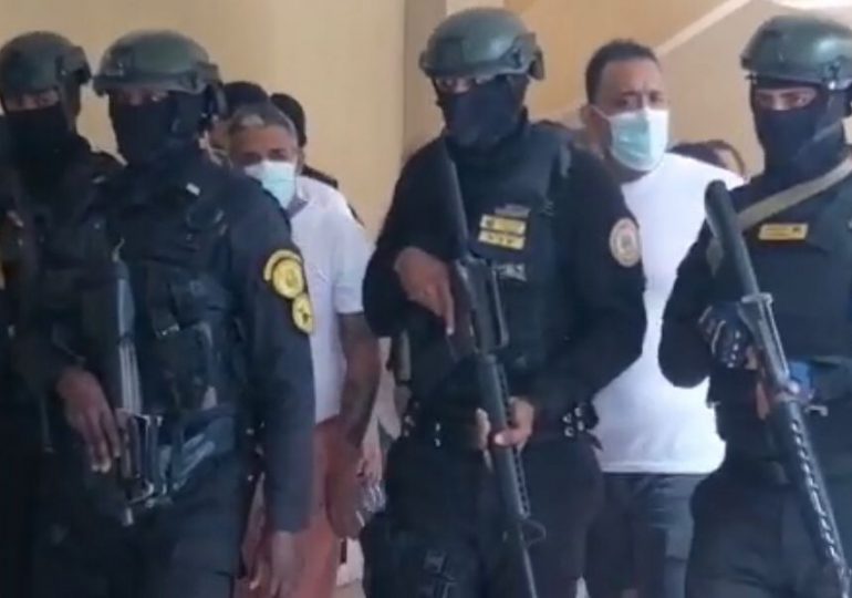VIDEO | Trasladan a sala de audiencias a 23 imputados en Operación Falcón