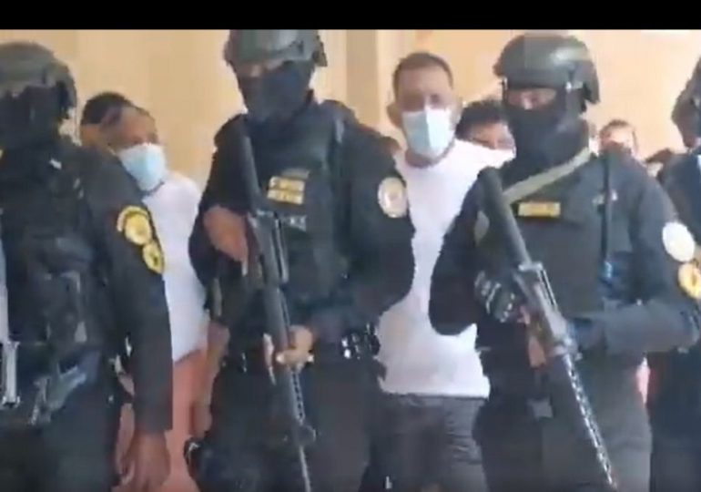 VIDEO | Imputados en caso Falcón fueron trasladados al Palacio de Justicia en camiseta y bermuda