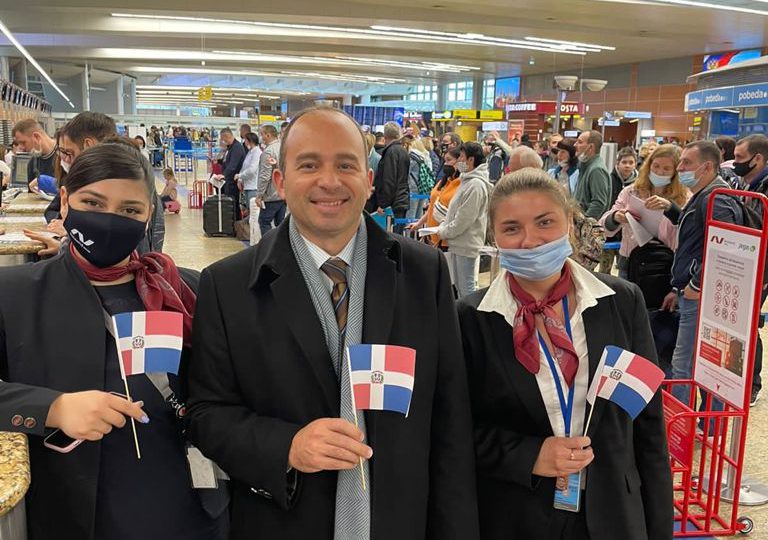 Despega desde Moscú vuelo a Samaná con 440 turistas rusos