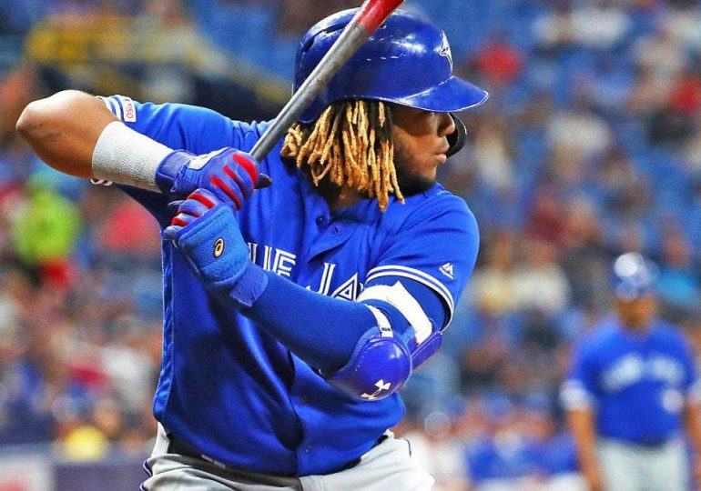 Vladimir Guerrero Jr. lidera casilla de jonrones al conectar su 46to