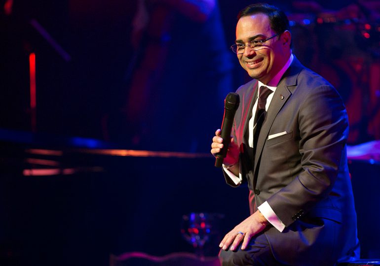 Gilberto Santa Rosa se confiesa "identificado" con lucha de urbanos sobre los Latin Grammy