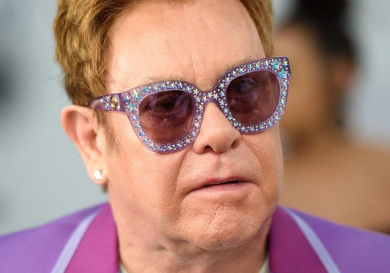 Elton John quiere seguir en el mundo de la música, pero rodeado de jóvenes