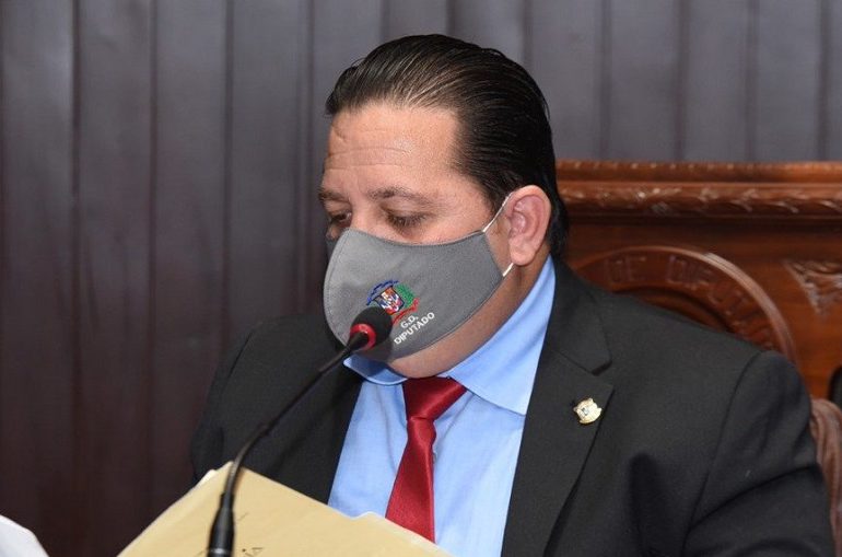 Declaran inadmisible solicitud del diputado Gregorio Domínguez para archivar querella en su contra