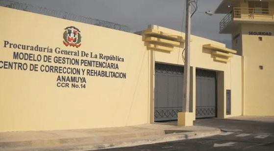 Un preso muerto y dos heridos durante riña en recinto penitenciario de Higüey