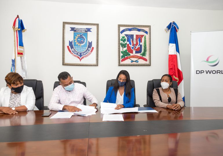 DP WORLD firma acuerdo  con alcaldía de Boca Chica para entrega de proyectos de infraestructura
