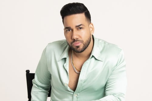 Vídeo| Romeo Santos visita Bahía de Las Águilas