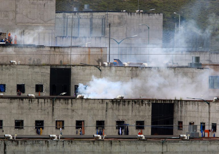 Nueva balacera deja policías heridos en cárcel de Ecuador