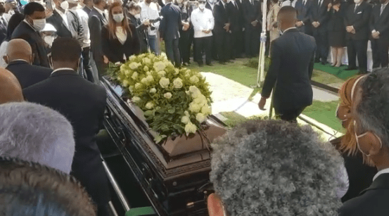 VIDEO|Sepultan restos de Reinaldo Pared en el Jardín Memorial