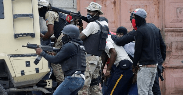Las bandas criminales imponen crueles reglas de terror en Haití