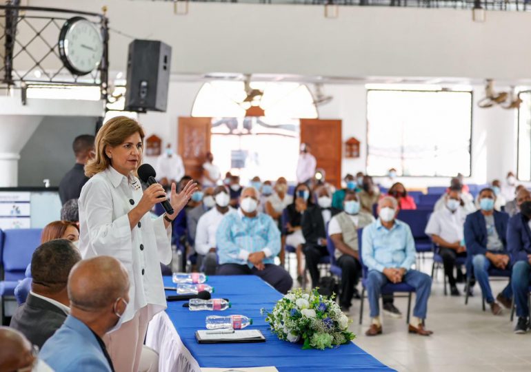 Vicepresidenta asegura gobierno responde a necesidades de región Este; acude a misa en Basílica Nuestra Señora de La Altagracia