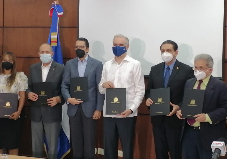 VIDEO | CMD y ARS firman acuerdo con el Gobierno de ampliar servicios de salud