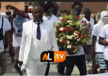 Jefe del G-9 en Haití impide a autoridades hacer ofrenda floral a estatua de Dessalines