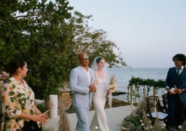 Se casa hija del fallecido Paul Walker y Vin Diesel camina con ella al altar