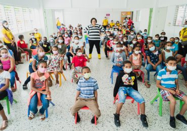 Banco Caribe ofrece “Mañana Divertida” a niños de Acción Callejera