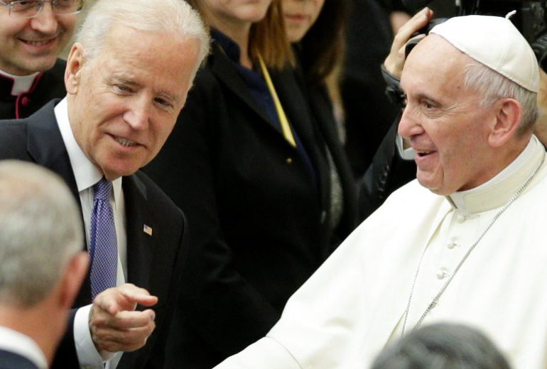 Biden habla con el papa Francisco de cambio climático, pandemia y migración