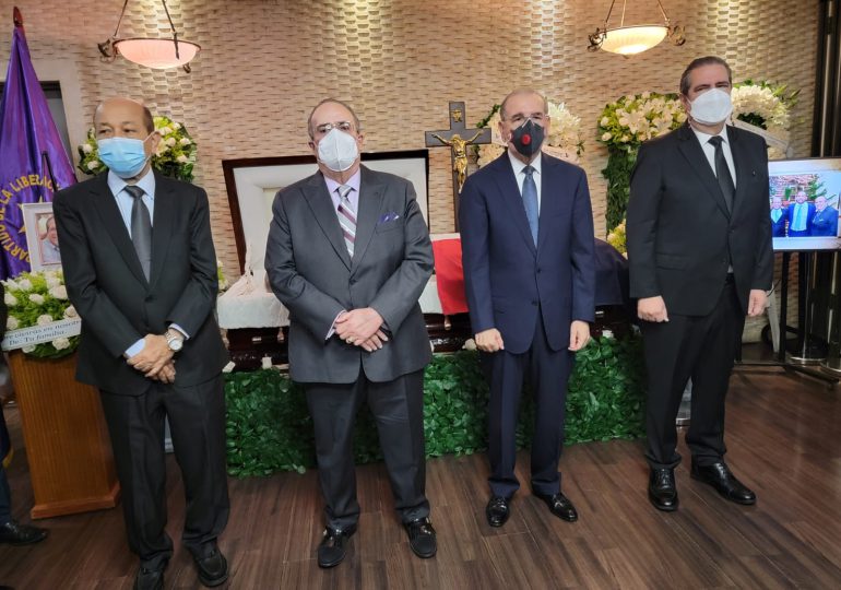 Miembros del Comité Político del PLD rinden guardia de honor a Reinaldo Pared Pérez