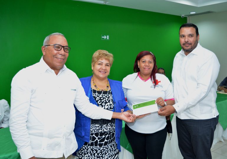 Coopadepe dona más de 1 millón a instituciones de servicios de Espaillat y región del Cibao