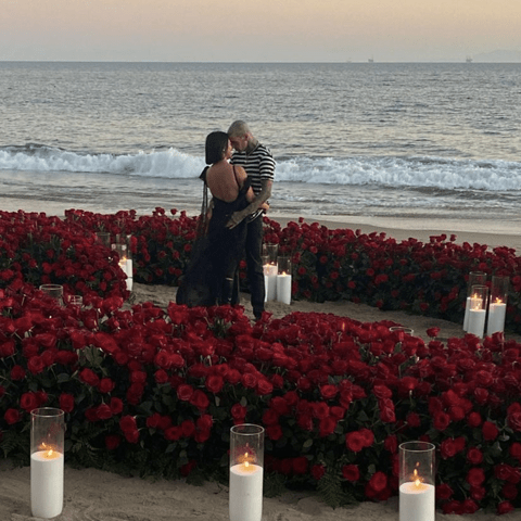 Kourtney Kardashian y Travis Barker se comprometen en matrimonio