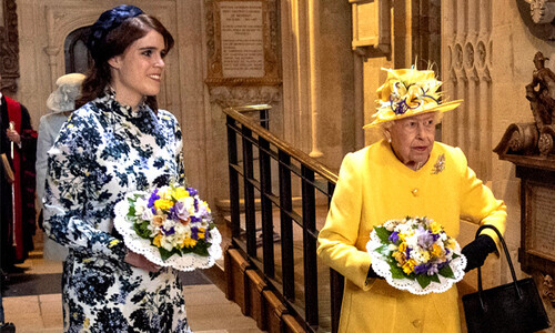 La reina Isabel II asiste a un doble bautizo un mes después de su convalecencia