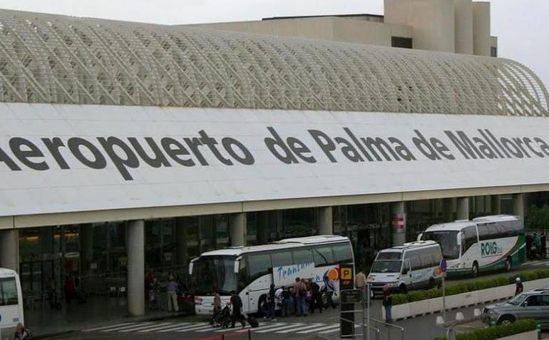 Suspendidos vuelos en Mallorca por pasajeros en las pistas
