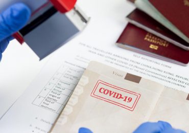 Suiza aprueba en referéndum el pasaporte covid tras una campaña muy agitada