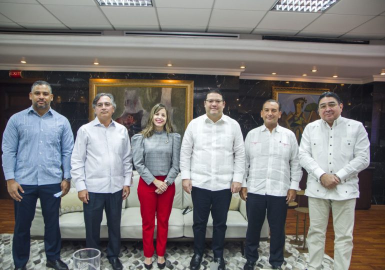 Aduanas reconoce importancia de Asociación Nacional de Rent Car, en avances turismo RD