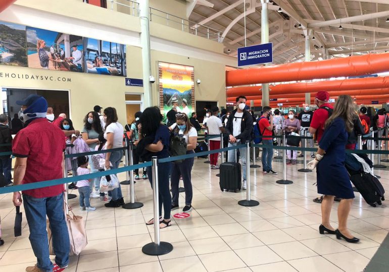 Aeropuerto Cibao pedirá tarjeta de vacuna con dos dosis que exige EEUU para viajar a esa nación