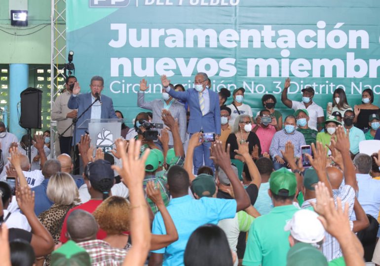 FP juramenta 35 expresidentes de Comités  Intermedios del PLD y decenas de exdirigentes de otros partidos