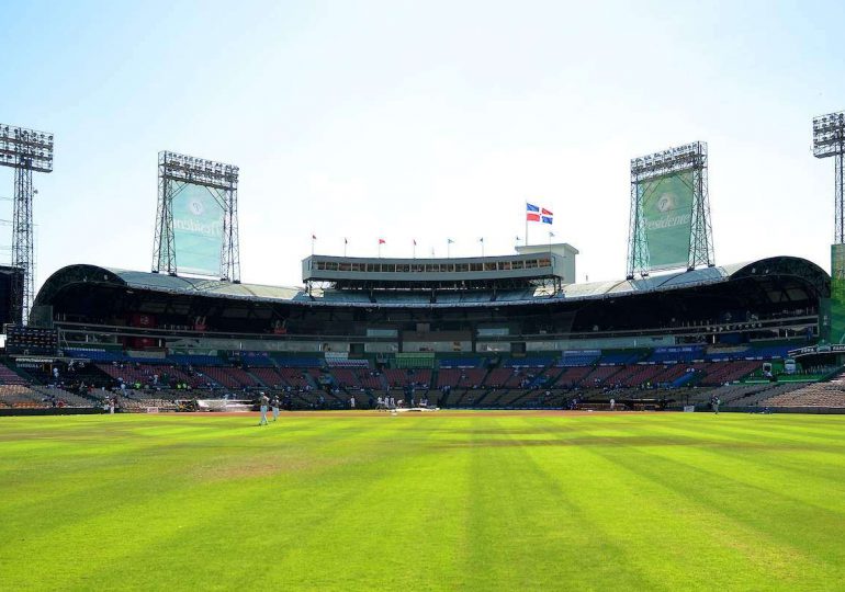 Las luces nuevas del estadio Quisqueya no han llegado al país