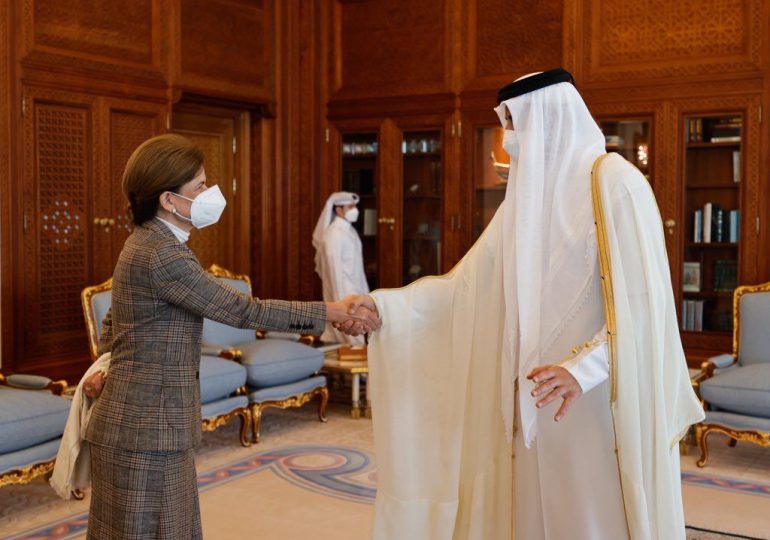 Raquel Peña se reúne con Emir de Qatar