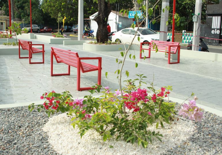 Alcaldía de Santiago entrega completamente remozado parque municipal de El Ejido