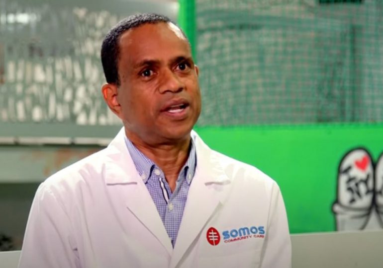 VIDEO | Pediatra dominicano  gana premio Emmy por su labor social en Nueva York