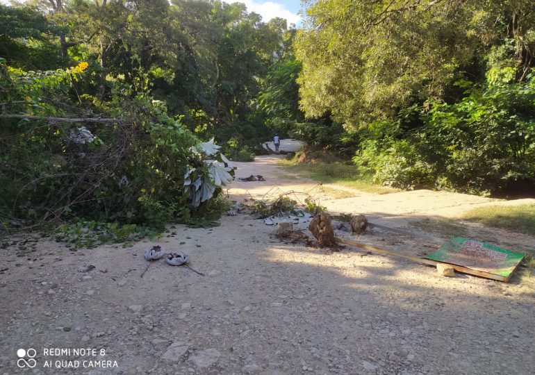 Moradores de Guanito en Elías Piña piden arreglo de caminos vecinales