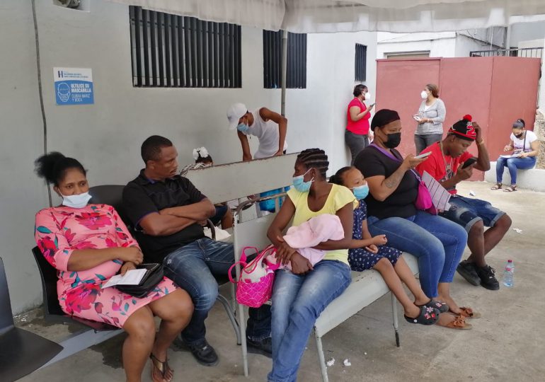 VIDEO | Parturientas haitianas reciben atenciones médicas en maternidad San Lorenzo de Los Minas