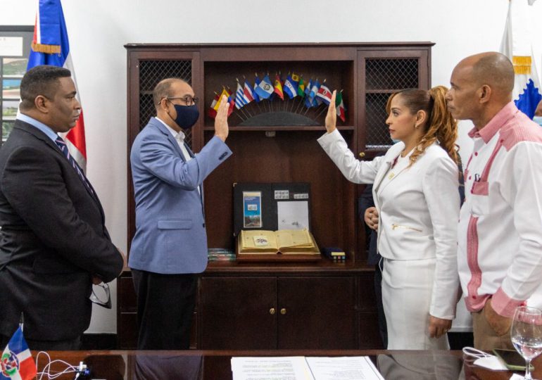 Katiusca Báez toma posesión como directora interina en el INSPOSDOM