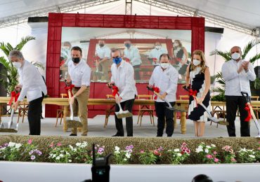 Abinader asiste a inicio construcción del centro distribución César Iglesias con inversión de RD$2,300 millones