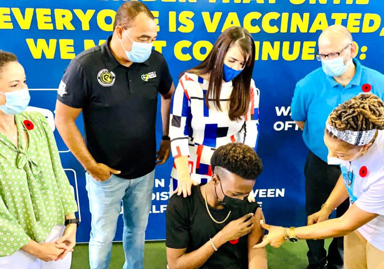 RD dona 50 mil vacunas a Jamaica