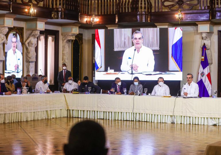 Presidente Abinader recibe a 114  juntas de vecinos de El Seibo y dispone soluciones